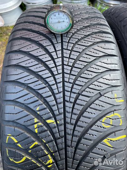 Goodyear Vector 4Seasons Gen-2 SUV 225/60 R18