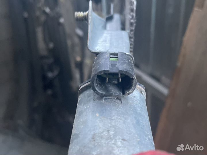 Стеклоподъемник рено кангу 2004