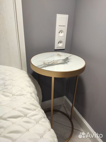 Продаю столик