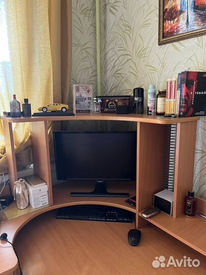 Угловой письменный стол б/у