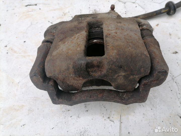 Суппорт тормозной передний левый Лада 2110 2005