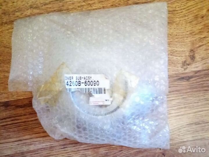 Крышка ступицы Toyota land cruiser 200