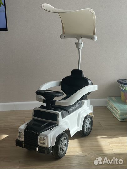 Машинка каталка толокар с ручкой