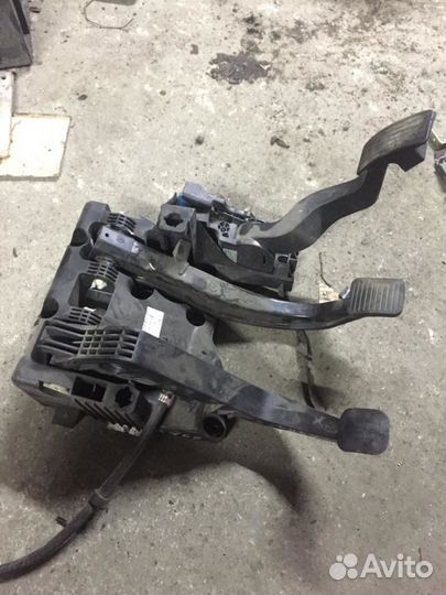 Блoк педaлeй гaз, тормoз, сцепление.Fiаt Ducаto Фи