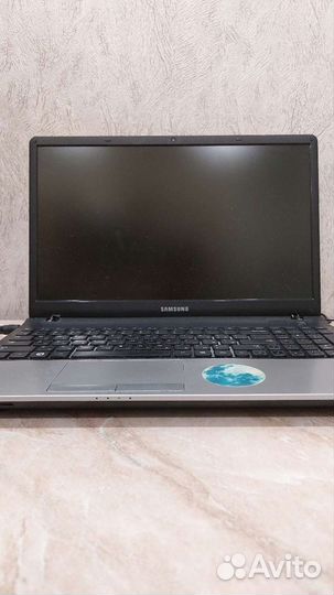 Samsung np300e5a