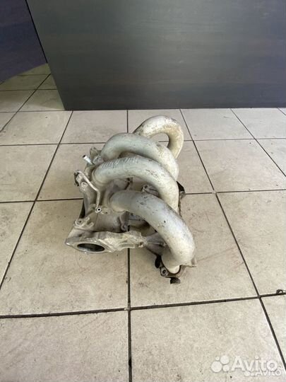 Впускной коллектор Nissan Primera P12