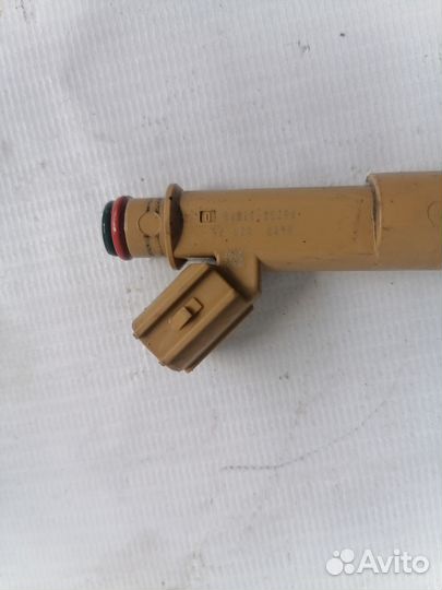 Топливная рампа toyota 1,6