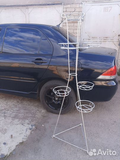 Подставка для цветов напольная металлическая