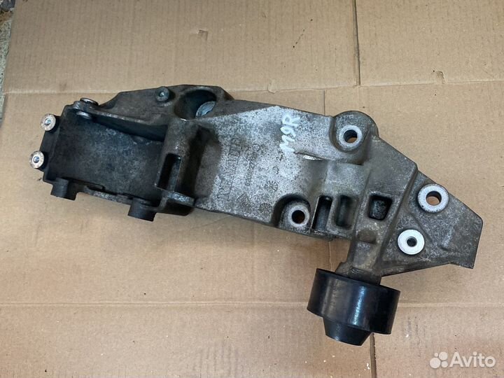 Кранштейн Renault 2.0dci M9R