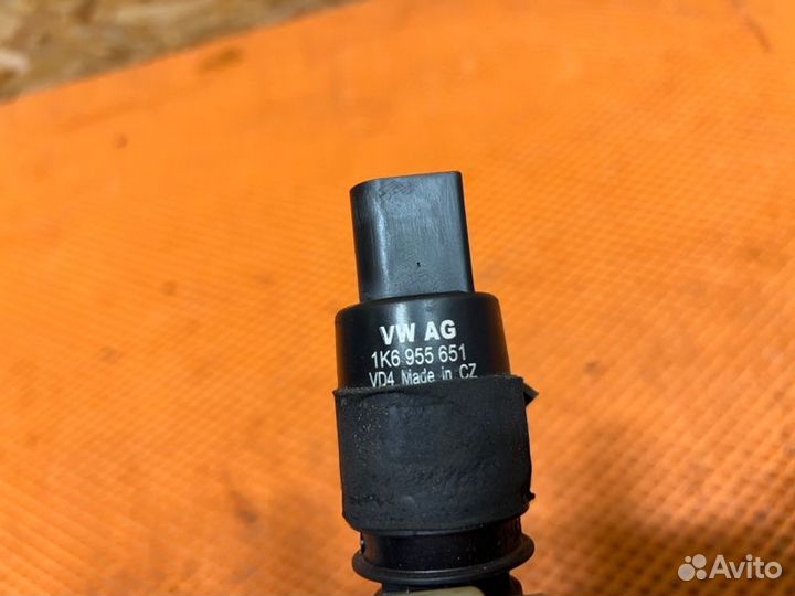 Насос стеклоомывателя Audi A6 C6 4F ccea 2010