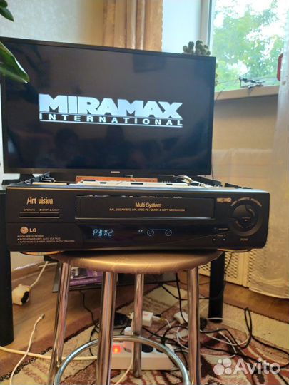 Видиомагнитофон LG P23W (рабочий)
