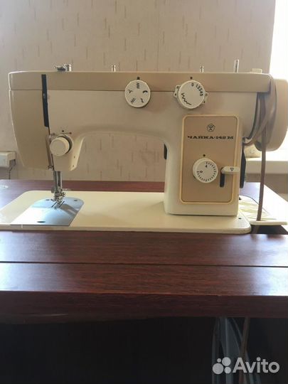 Ножная швейная машина Чайка-142М