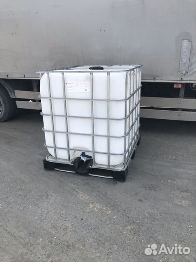 Еврокуб на металлическом поддоне, помытый, чистый