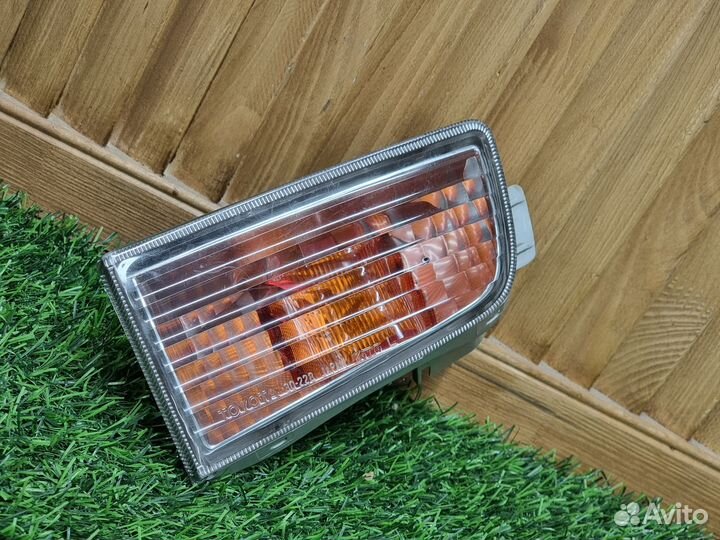 Повторитель Toyota Crown Classic JZS153