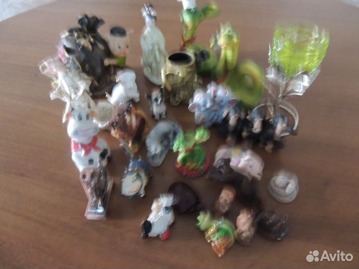 Много разных сувениров