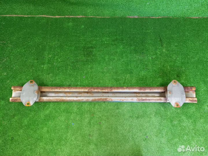 Усилитель бампера задний Toyota Corolla ZZE121