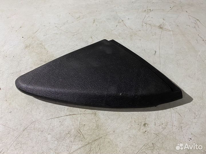 Накладка торпедо правая BMW 7 series E38 iL