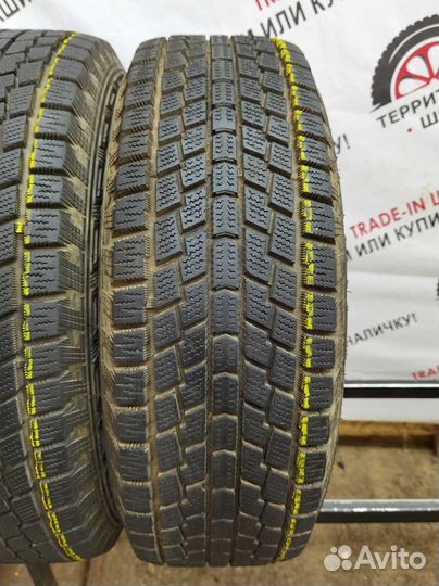 Hankook Nordik IS RW08 215/70 R15 98T