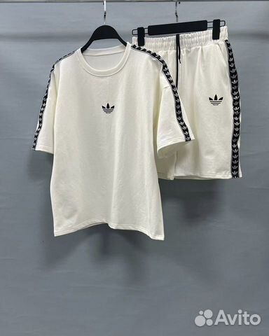 Костюм с шортами и футболкой Adidas