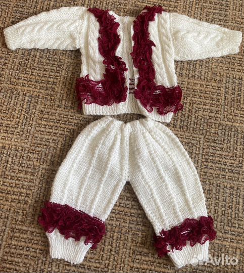 Вязаный комплект на девочку