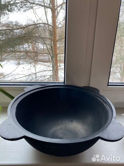 Казан чугунный новый