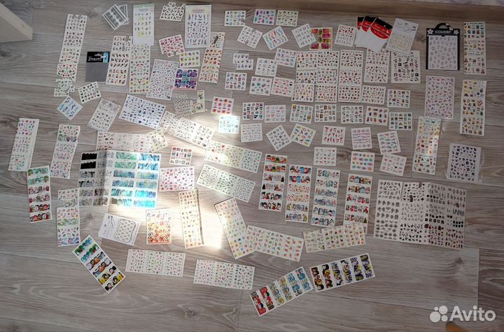 Наклейки (слайдеры) на ногти