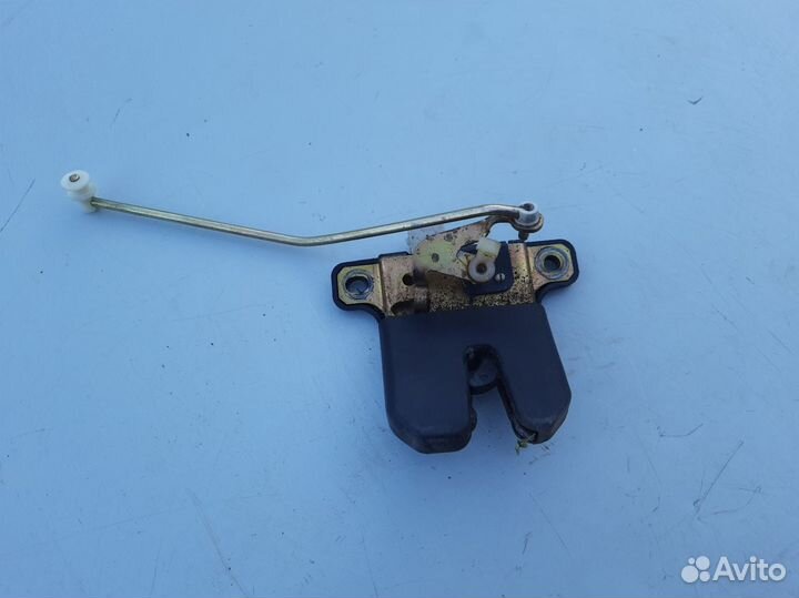 Замок крышки багажника Audi A6 C5