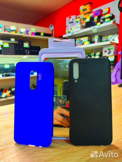 Чехлы на телефон