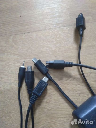 Зарядки и наушники