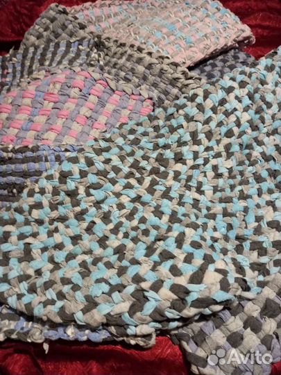 Коврики из трикотажных полосок ручной работы