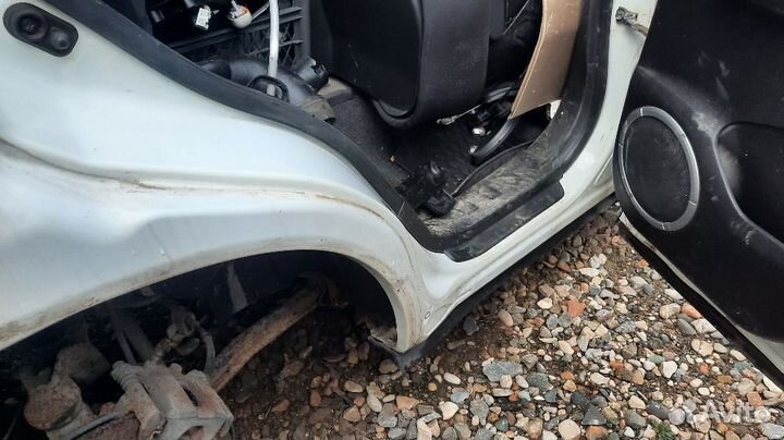 Suzuki grand vitara 2008-2012 порог правый