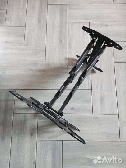 Кронштейн для телевизора на стену