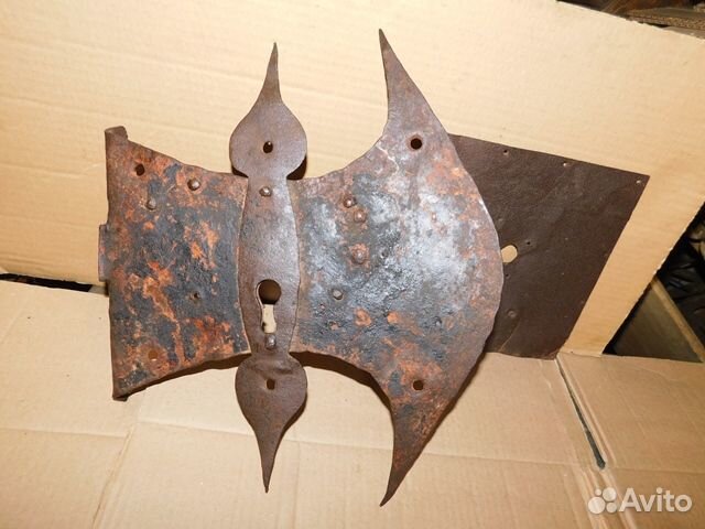 Старинный.кованный,амбарный.секирный замок ри