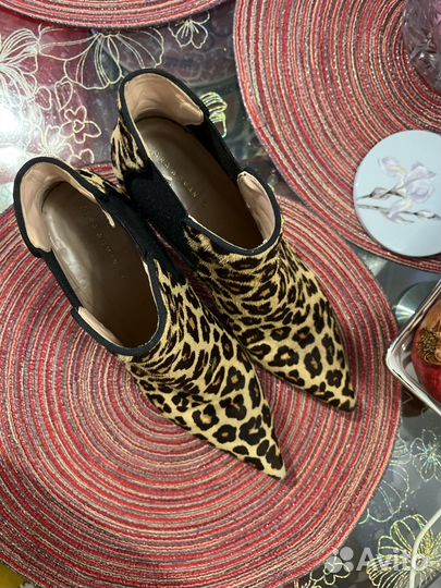 Казаки zara 39 мех пони