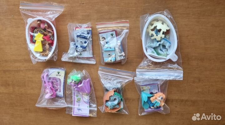 Игрушки Киндер новые в капсулах