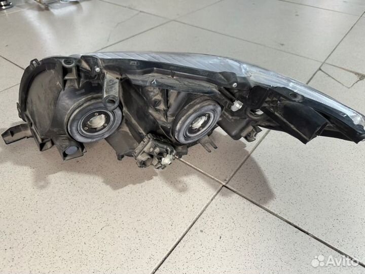 Фара передняя правая Toyota Corolla E150 2006-2009