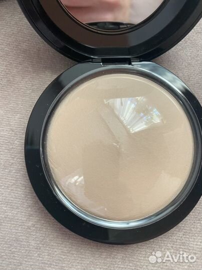 Пудра минеральная MAC mineralize цвет Light