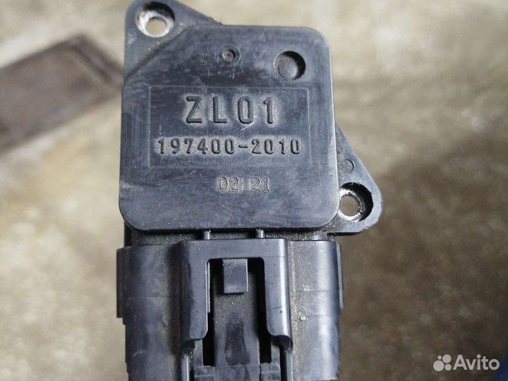 Датчик массового расхода воздуха mazda