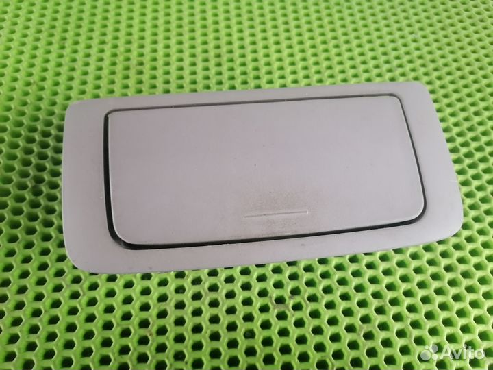 Очечник Митсубиси Оутлендер 2