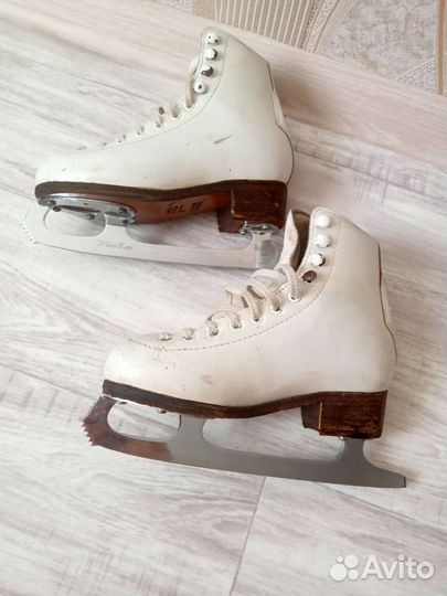 Коньки фигурные