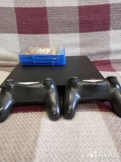 Sony PS4 Pro 1tb+2геймпада+3диска