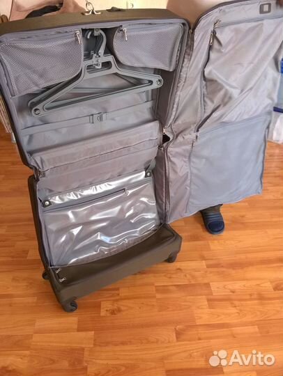 Чемодан фирмы «Samsonite»