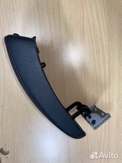 Штатный подлокотник Kia Sportage 2