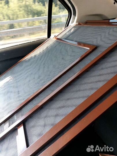 Москитные сетки темной расцветки