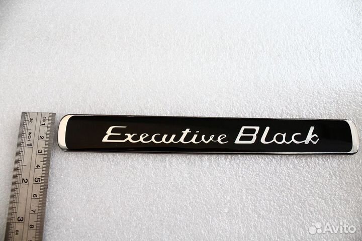 Эмблема Шильдик Executive White / Black L5HF4