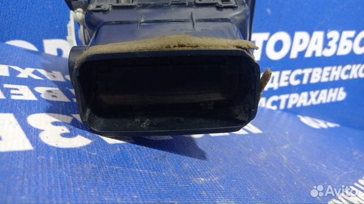 Дефлектор воздушный Toyota Verso минивен 2ZR-FE