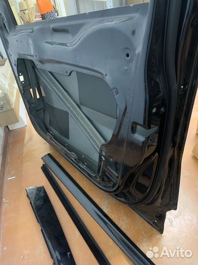 Дверь передняя правая VW Tiguan (2007-2016)