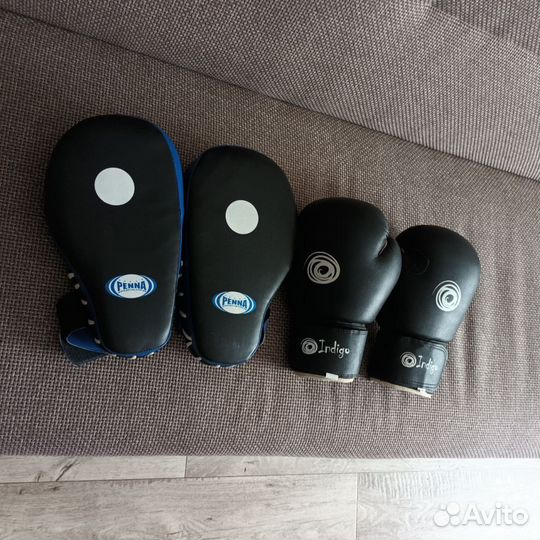 Продаются боксерские перчатки и лапы