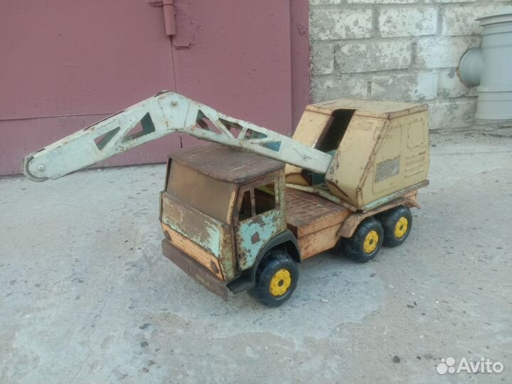 Велосипед, педальная машинка, игрушки ретро