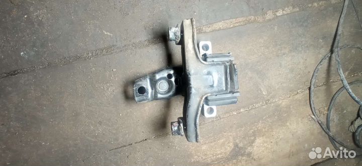 Подушка кпп Фольксваген Поло седан